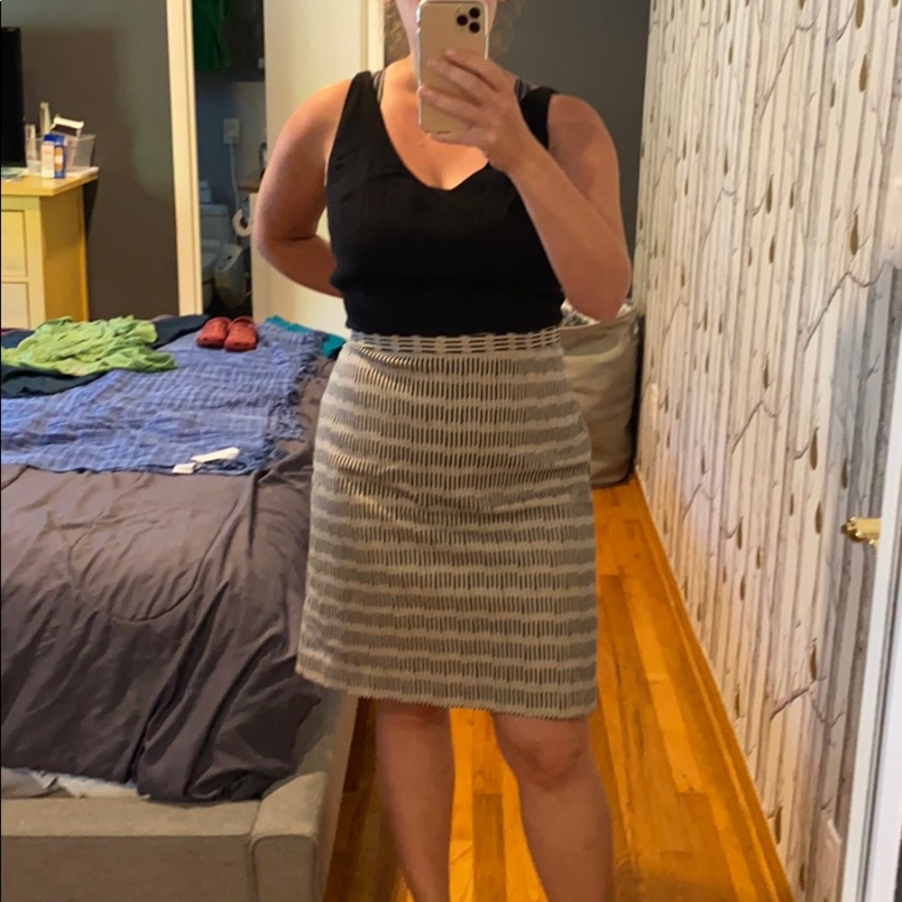 LOFT pencil dress with modern pattern in Size 14